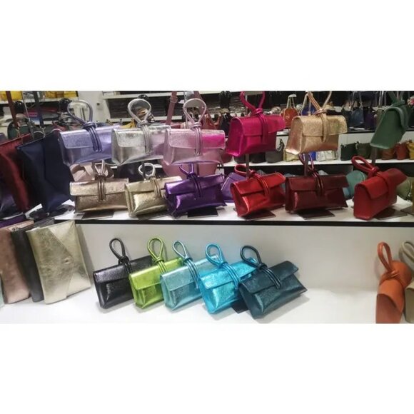 Betty Metallic Crossbody Clutch Bag JIJOU CAPRI - Picture 1 of 1